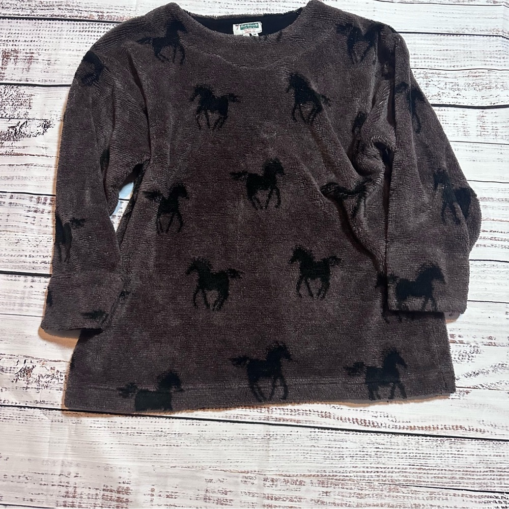 Cozy Horse-Pattern Crewneck Sweater in Dark Brown